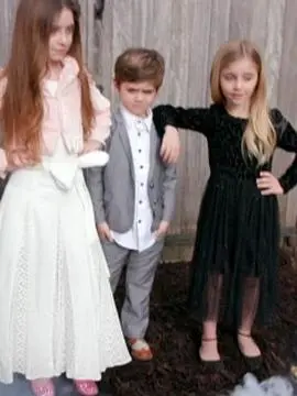 《骄奢父母》：反思育儿方式的黑色喜剧，你的爱是溺爱吗？